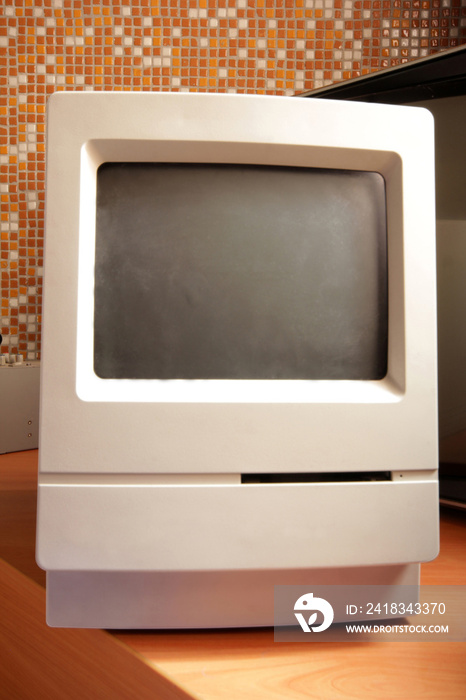老式Macintosh经典电脑（苹果）