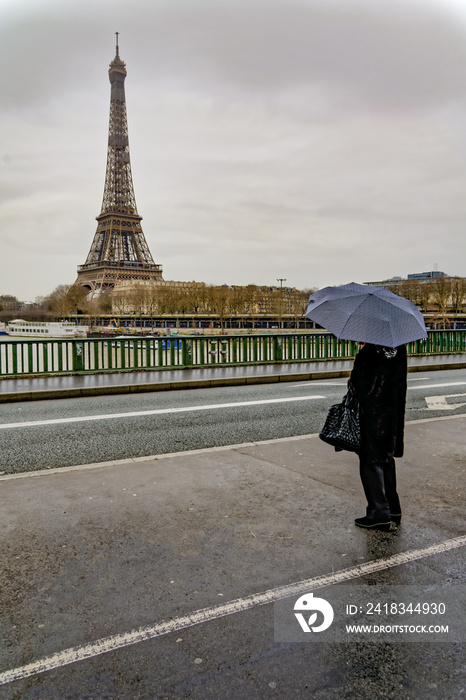 eiffel tower under the rain