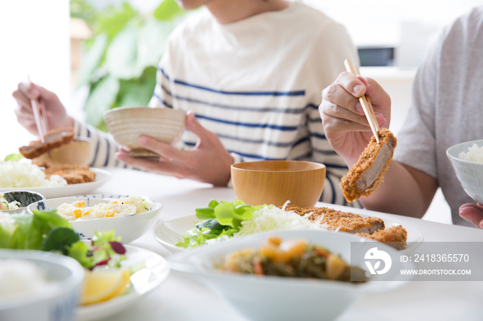 家庭の食卓、料理、とんかつ