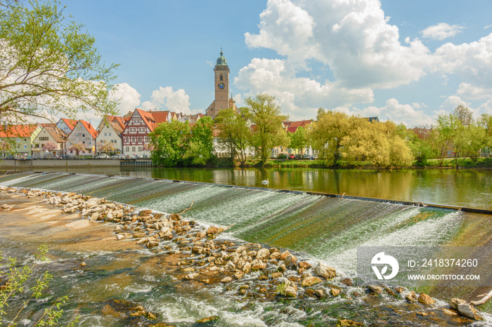 Malerische Stadtansicht von Nürtingen am Neckar, eine Station am Neckartalradweg im Neckartal