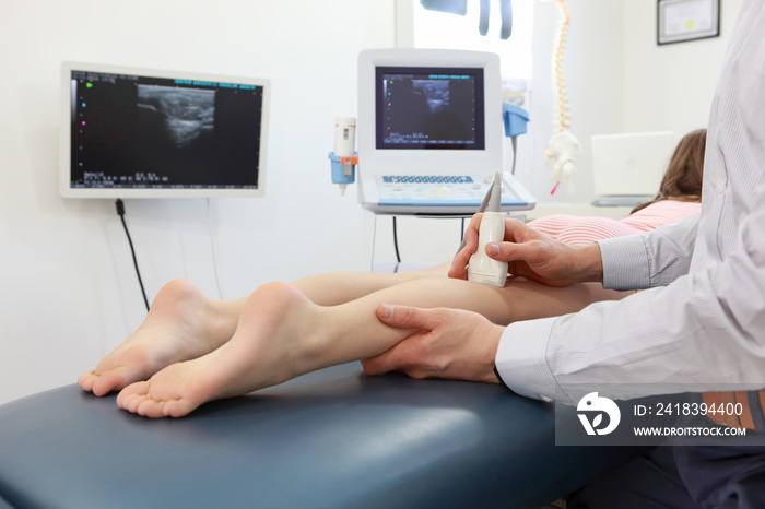 Ultrasound of kids knee-joint - diagnosis
