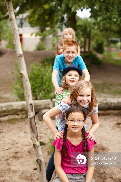 Gruppe Schulkinder