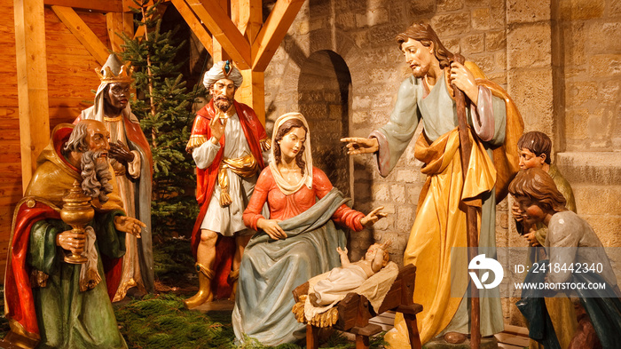 Christmas Nativity Scene: Jesus, Mary, Joseph & Three Wise Men