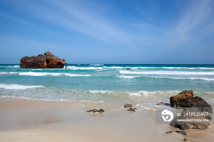 Boa Vista i上Cabo Santa Marina附近的沙丘景观，背景是大西洋