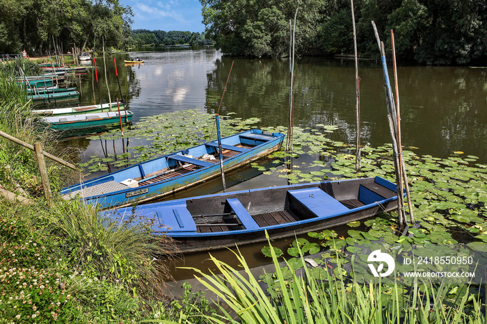 bateaux de pêche sur la Sarthe