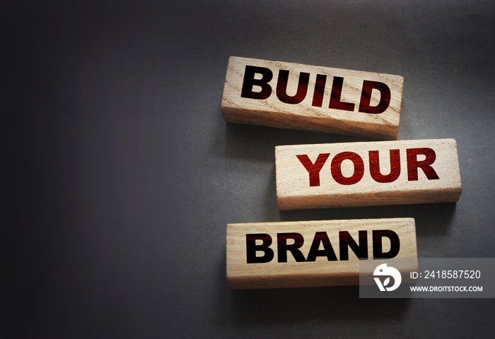 在木块上打造你的品牌话语营销理念