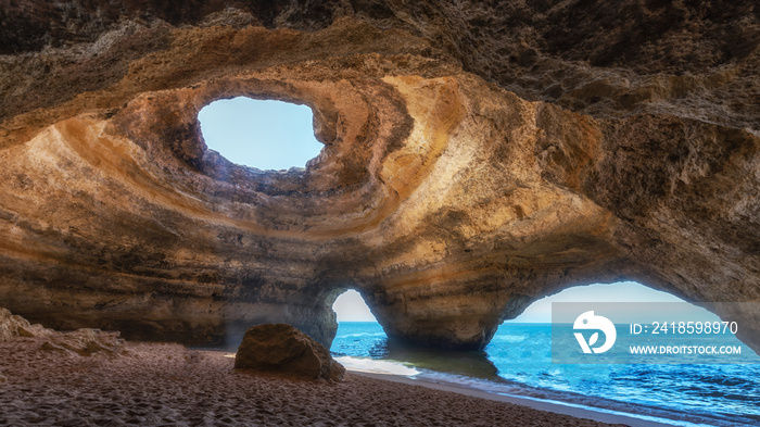 葡萄牙阿尔加维Benagil洞穴