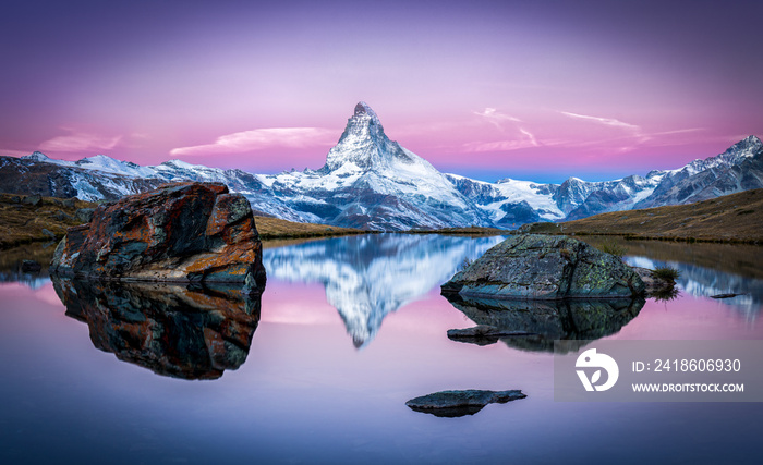 Stellisee和Matterhorn在den Schweizer Alpen bei Zermatt，瑞士