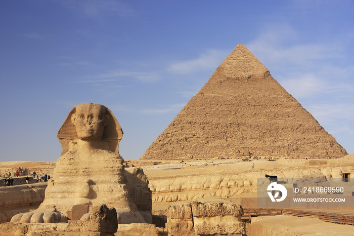 埃及开罗的狮身人面像和哈夫拉金字塔