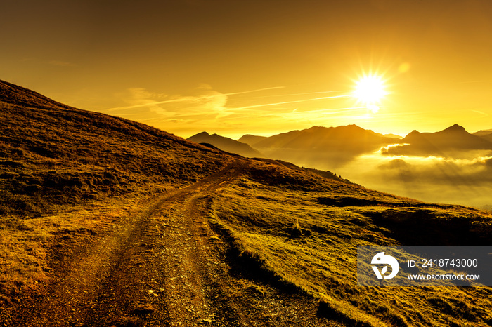 Sonnenaufgang am Col d’Aubisque in den Französischen Pyrenäen