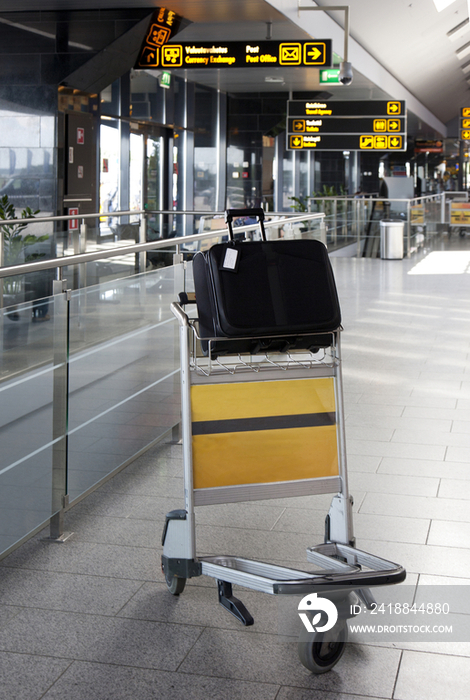 The walkway at the entrance to Tallinn airport