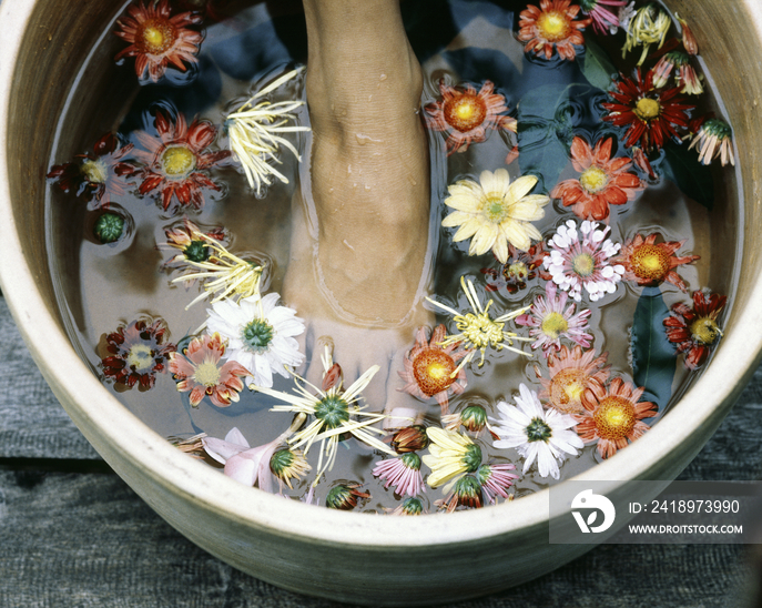 Floral foot bath