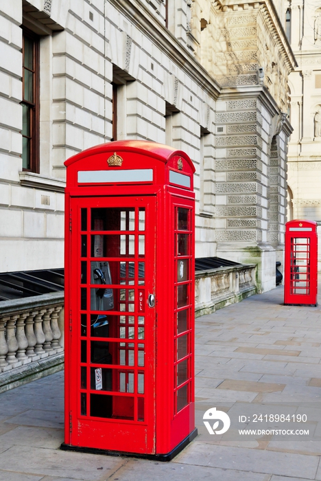 英国伦敦街头的红色电话亭