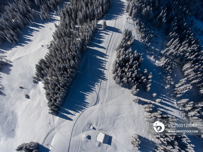 Photographie aérienne de la station de ski de Saint Gervais Mont Blanc sous la neige