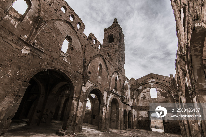 iglesia bombardeada en belchite restos de la guerra civil española