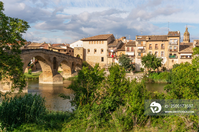 Puente la Reina. Romanesque bridge. Santiago’s road