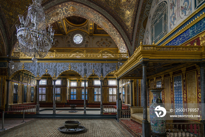 The luxurious and beautifully decorated Throne Room of Topkapi Palace harem, Istanbul, Turkey