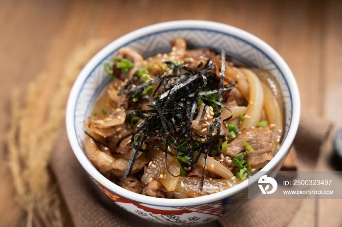 日式牛肉饭