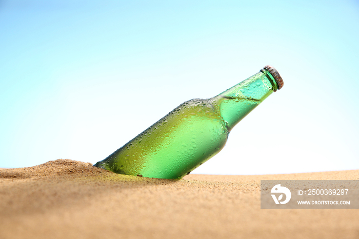 沙滩饮料瓶