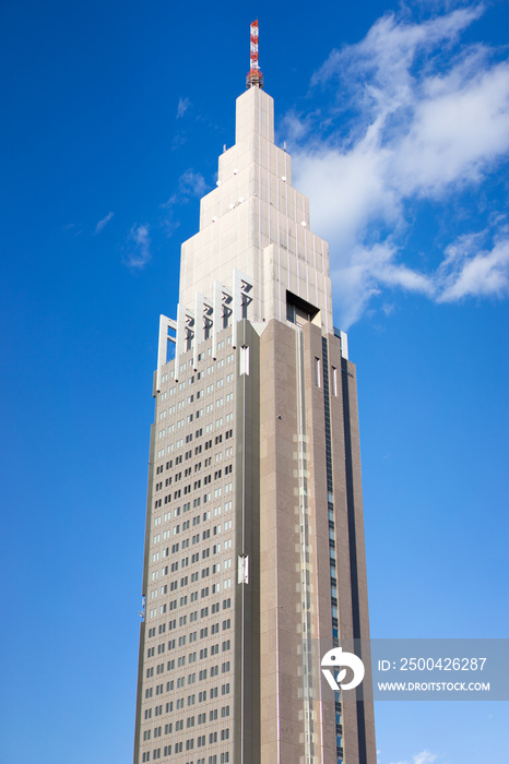 日本,代々木駅近くの高層ビルのイメージ