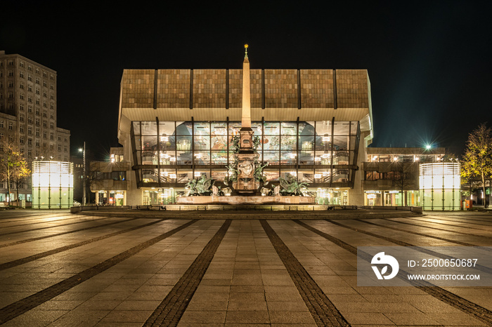 Das Gewandhaus in Leipzig bei Nacht