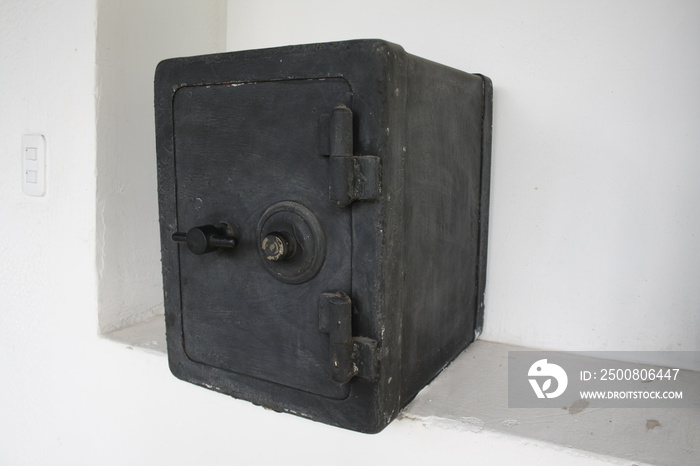 Vintage steel Safe case