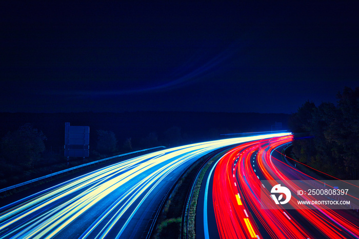 Langzeitbelichtung - Autobahn - Strasse - Traffic - Travel - Background - Line - Ecology - Highway - Light Trails - Datenautobahn - Speeding - German - Long Exposure - High quality photo