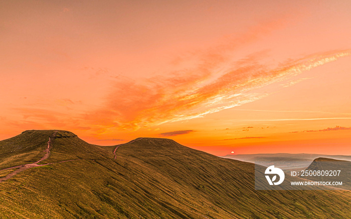 SUMMER SUNRISE IN THE BRECON BEACONS.