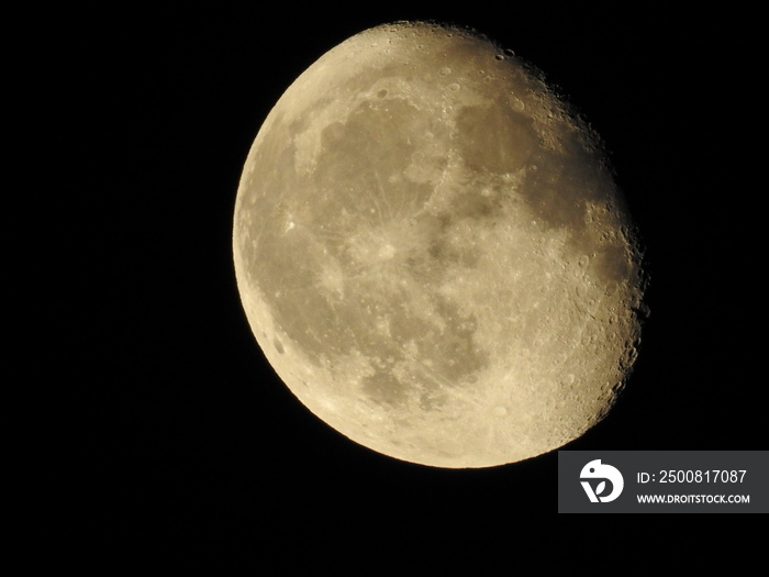 full moon in the night sky.