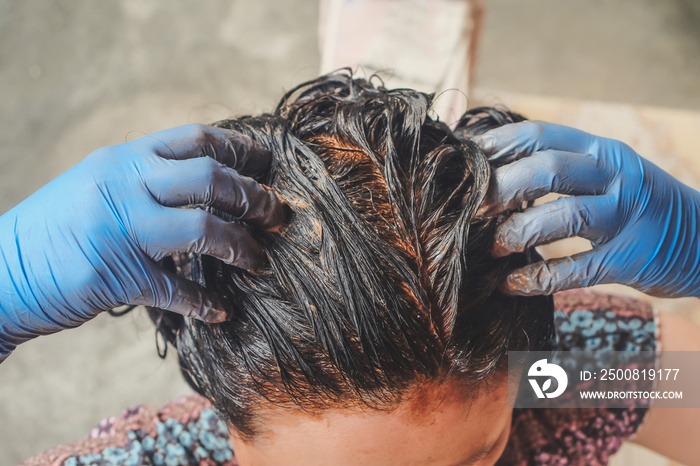 Home made hair Treatment with mud to resolve with gray hair.