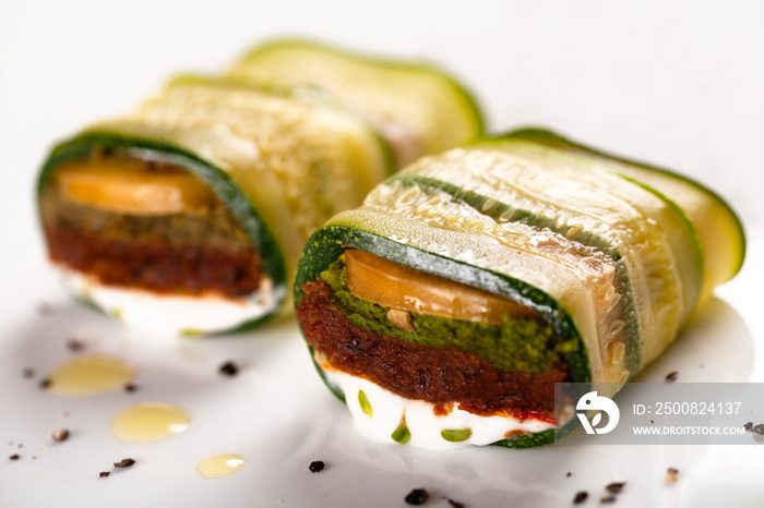 Vegan zucchini lasagna rolls