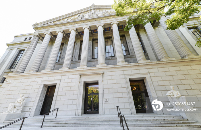 California Library and Courts building