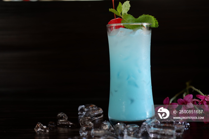 blue hawaiian classic cocktail