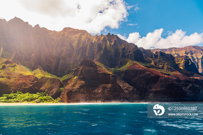 Beautiful view of spectacular Na Pali coast cliffs on Kauai island, Hawaii