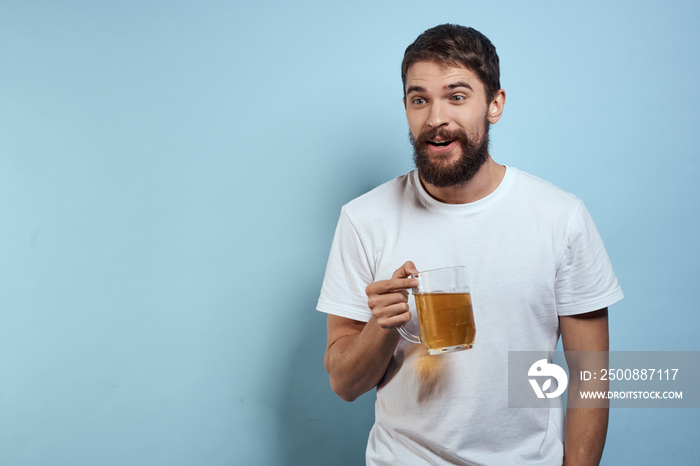 Cheerful drunk man beer mug diet food fun blue background