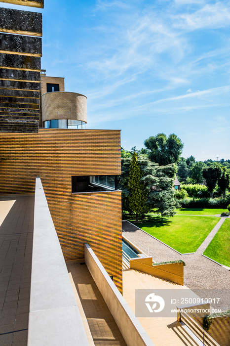 La terrasse du musée Villa Cavrois, à Croix