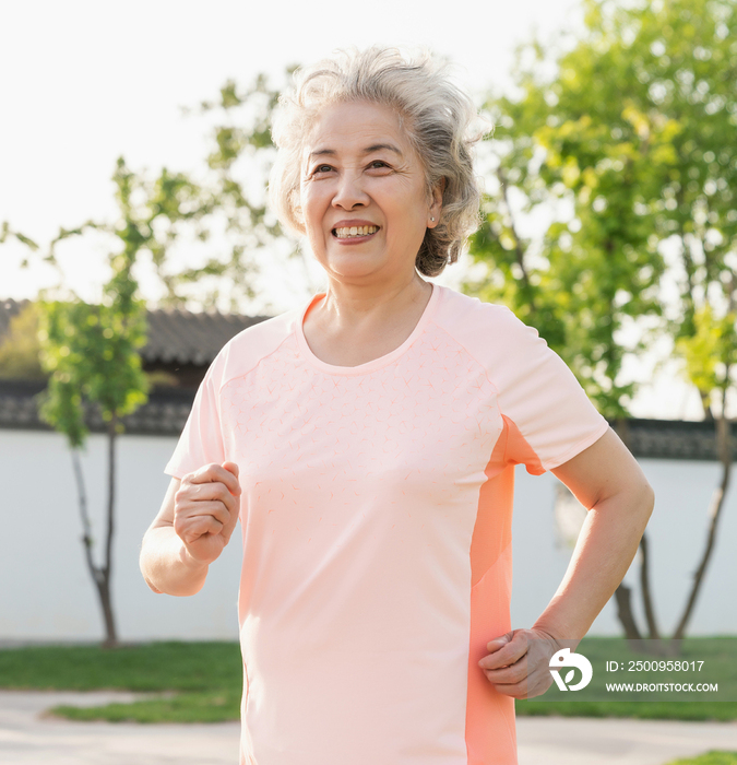 老年女人健康运动