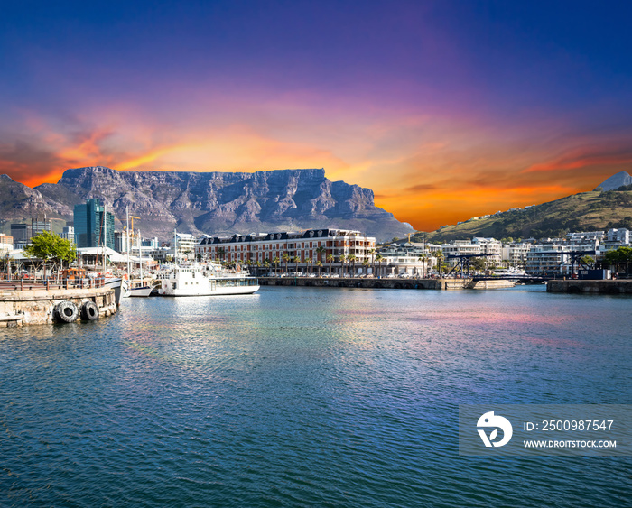 V & A Waterfront and table mountain in the background in Cape Town