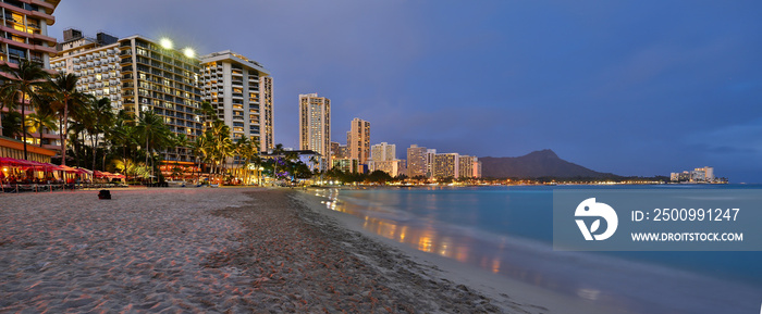 Waikiki Beach, Honolulu, Oahu at Dusk