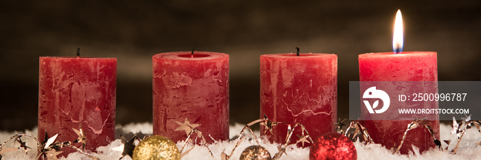 rote kerzen zum 1. advent