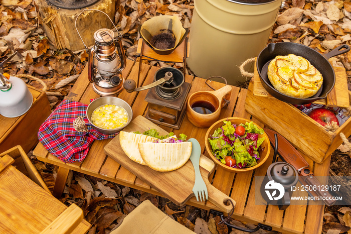 キャンプ場でランチ　Outdoor meals made at the campsite