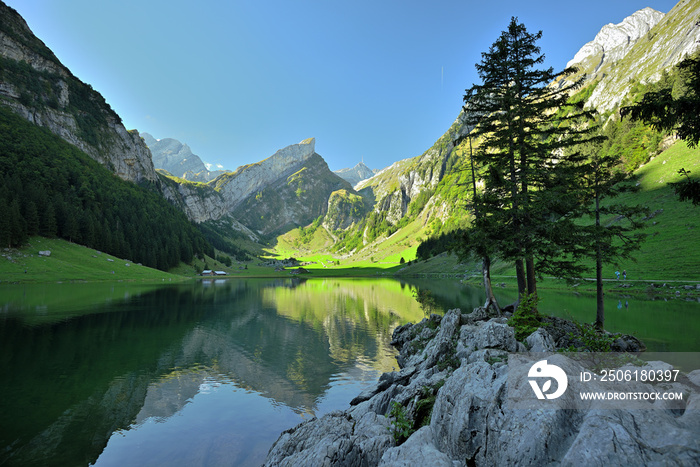 Der Seealpsee，Naturidyle im Appenzeller土地