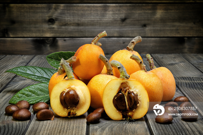 Medlars produced with organic cultivation