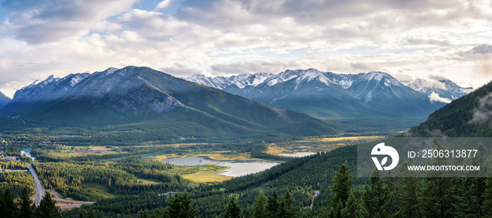 秋天从诺基山看Banff Vermilion湖