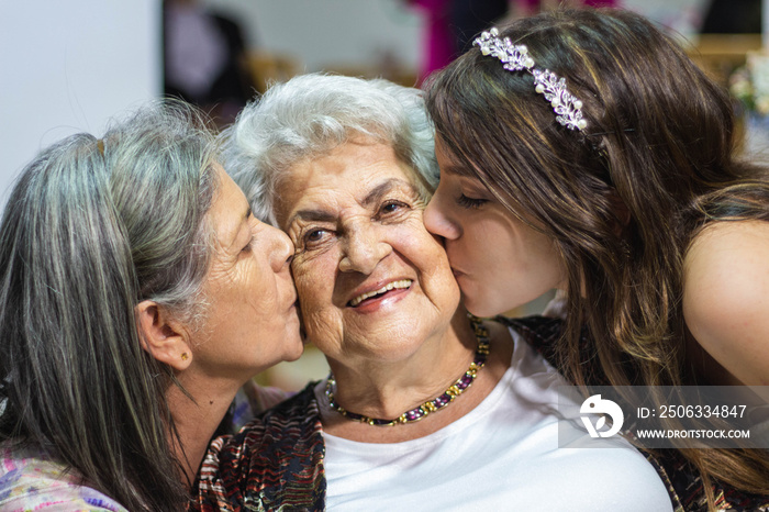 beso a la abuela