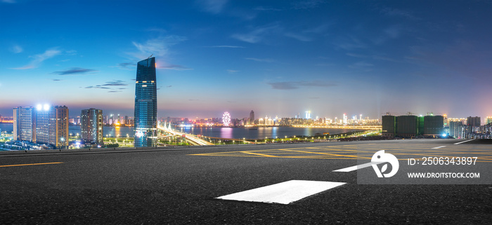 从河边的空路看首尔的近景