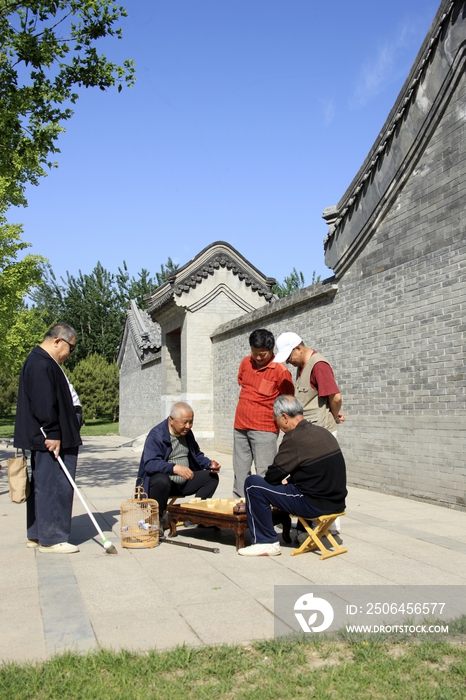 东方老人生活