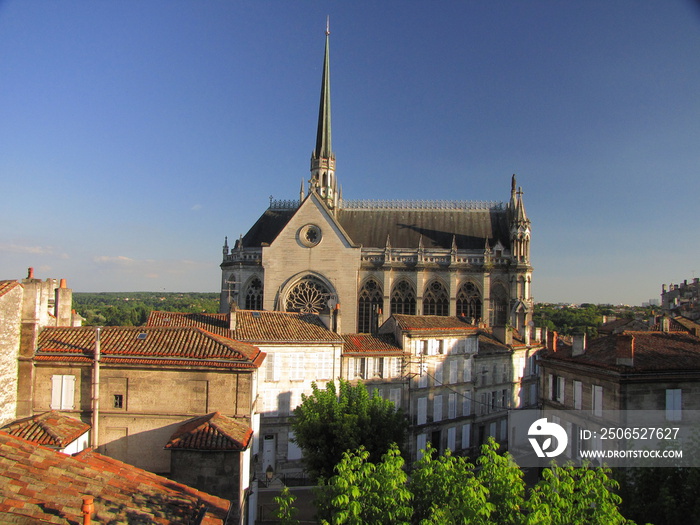 奥贝津教堂；Angoulême；Poitou Charentes，利穆森