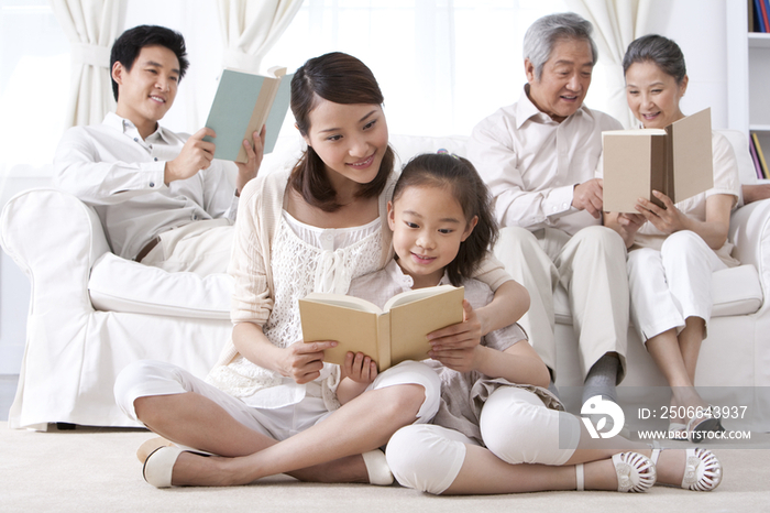 快乐家庭一起阅读