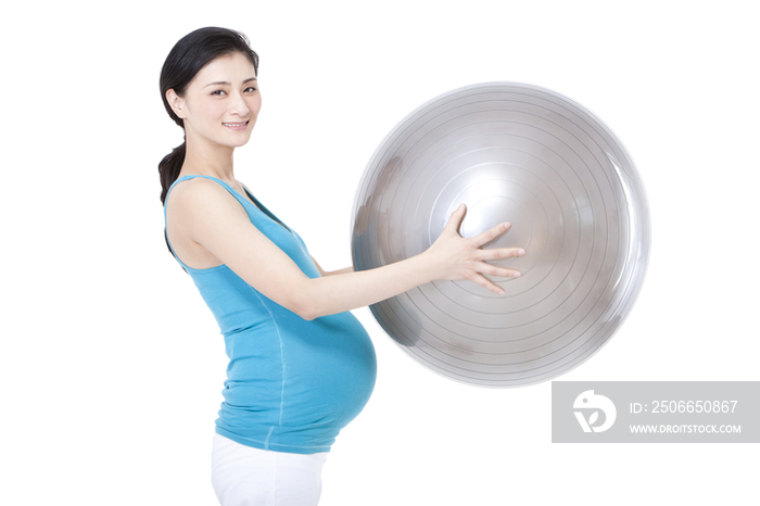 孕妇和健身球